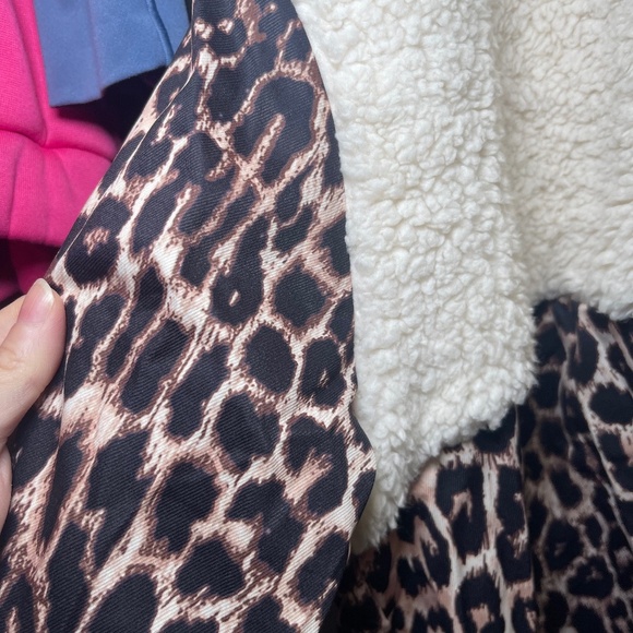 SHEIN Women’s Leopard Print Sherpa Jacket - Picture 8 of 10